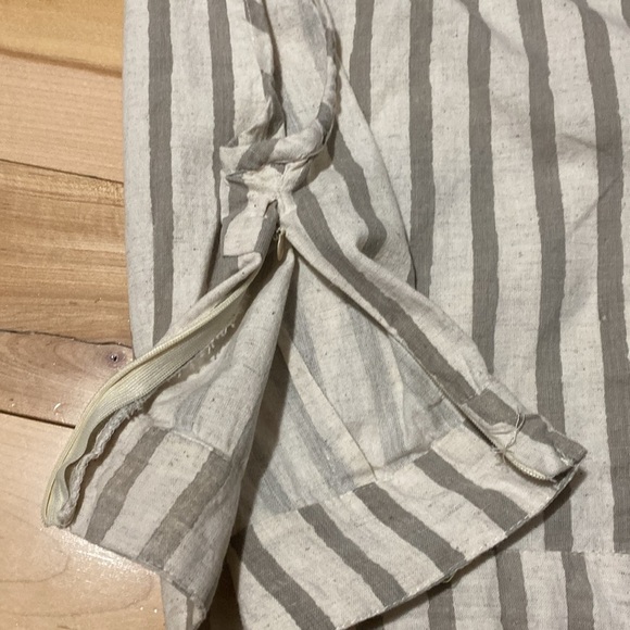 Striped Sleeveless Crop Top with Embroidered Design - Picture 11 of 15